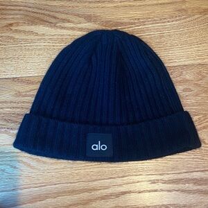 Alo Black Cashmere Blend Knit Beanie